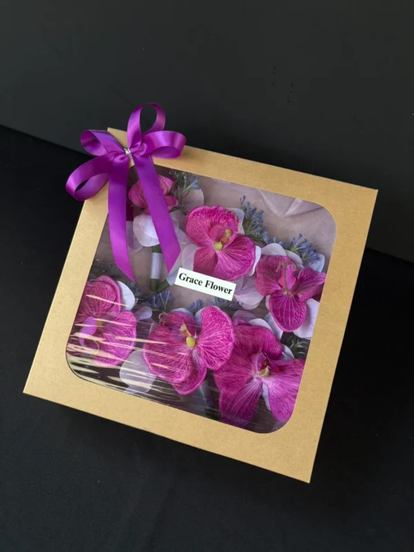 เข็มกลัดดอกกล้วยไม้ฟาแลน Purple Velour