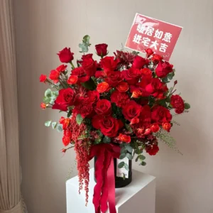 กล่องดอกกุหลาบแดง Velvet Rosaline - Image 3