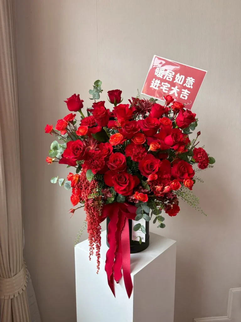 กล่องดอกกุหลาบแดง Velvet Rosaline