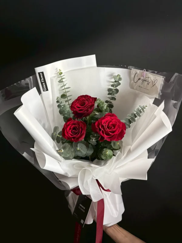ช่อดอกกุหลาบสด Midnight Rose