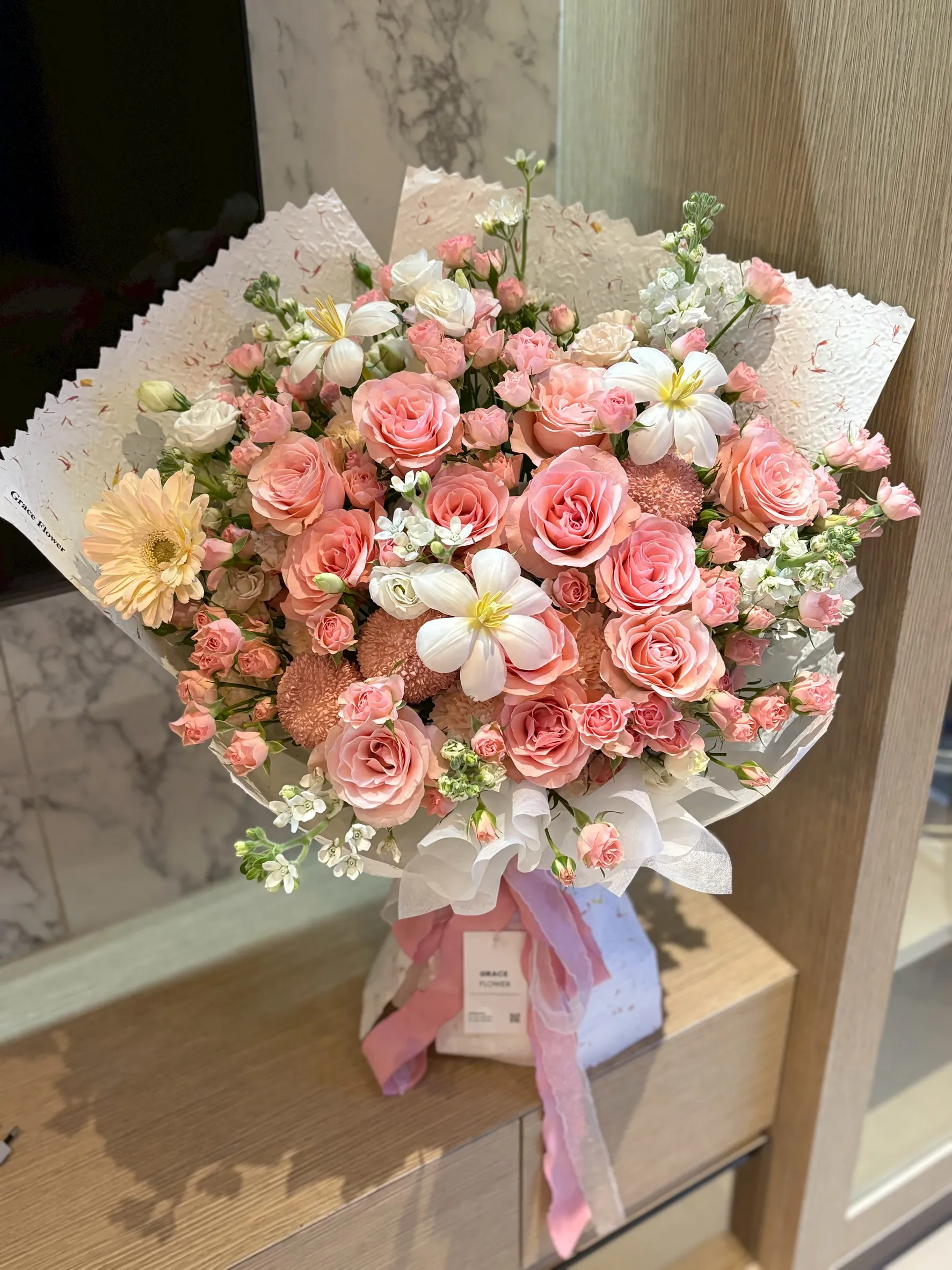 ช่อดอกกุหลาบชมพู Milky Blossom