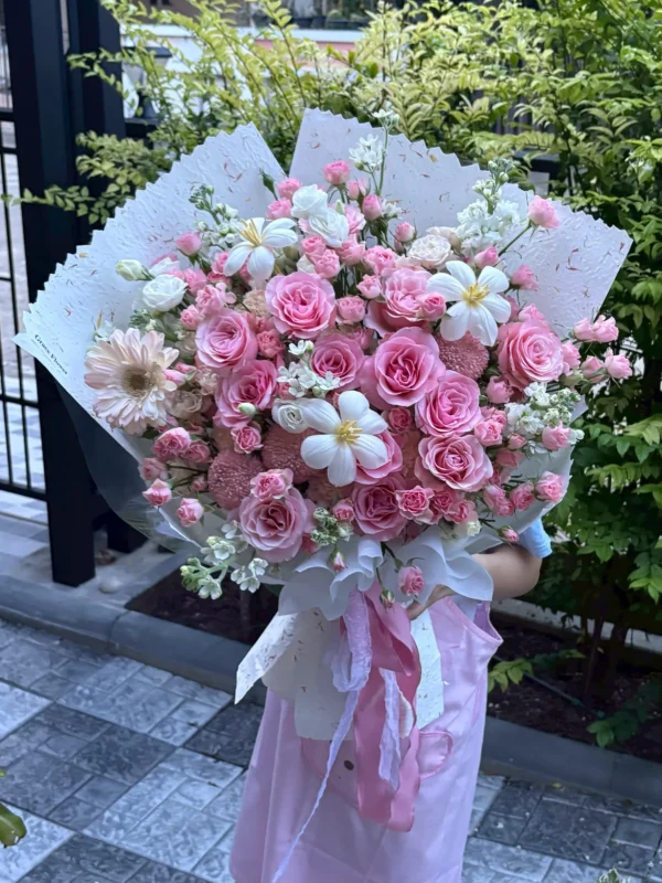 ช่อดอกกุหลาบชมพู Milky Blossom