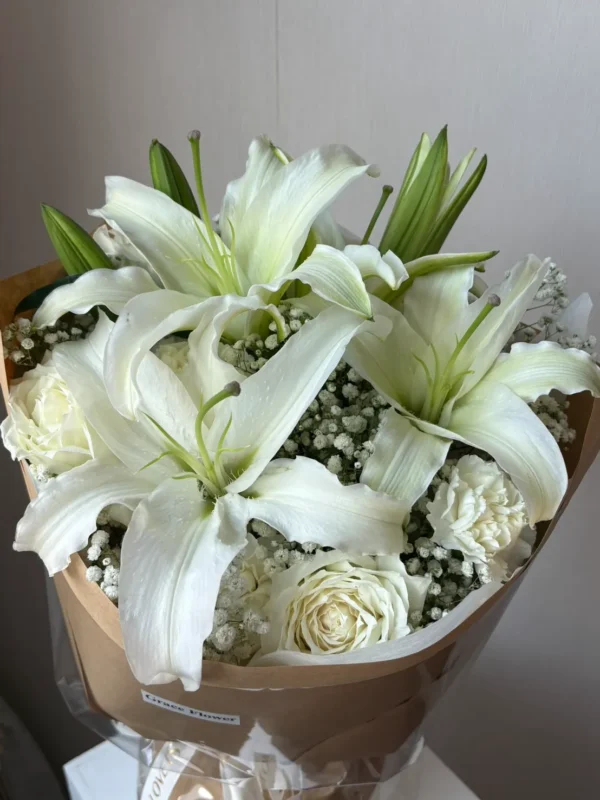 ช่อดอกลิลลี่สด White Lily Timeless