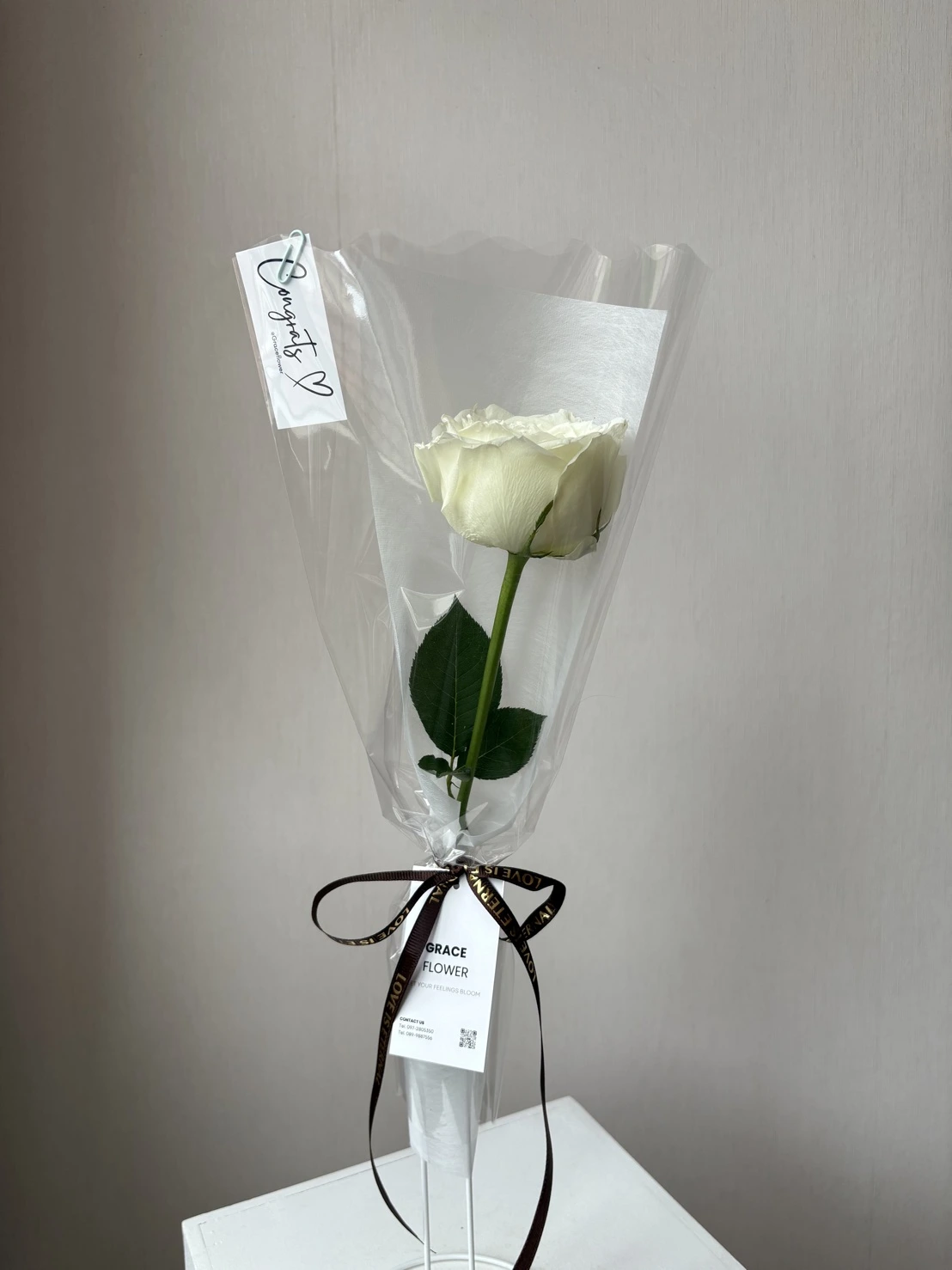 (White rose) กุหลาบขาว 1 ดอก ห่อกรวยใส