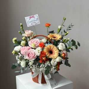 ตะกร้าดอกไม้สด Peach Sparkle Basket - Image 1