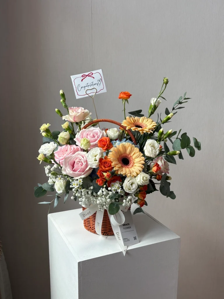 ตะกร้าดอกไม้สด Peach Sparkle Basket