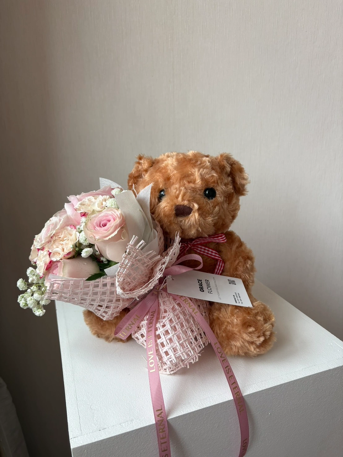 น้องหมีกอดดอกไม้สด Teddy’s Warm Hug