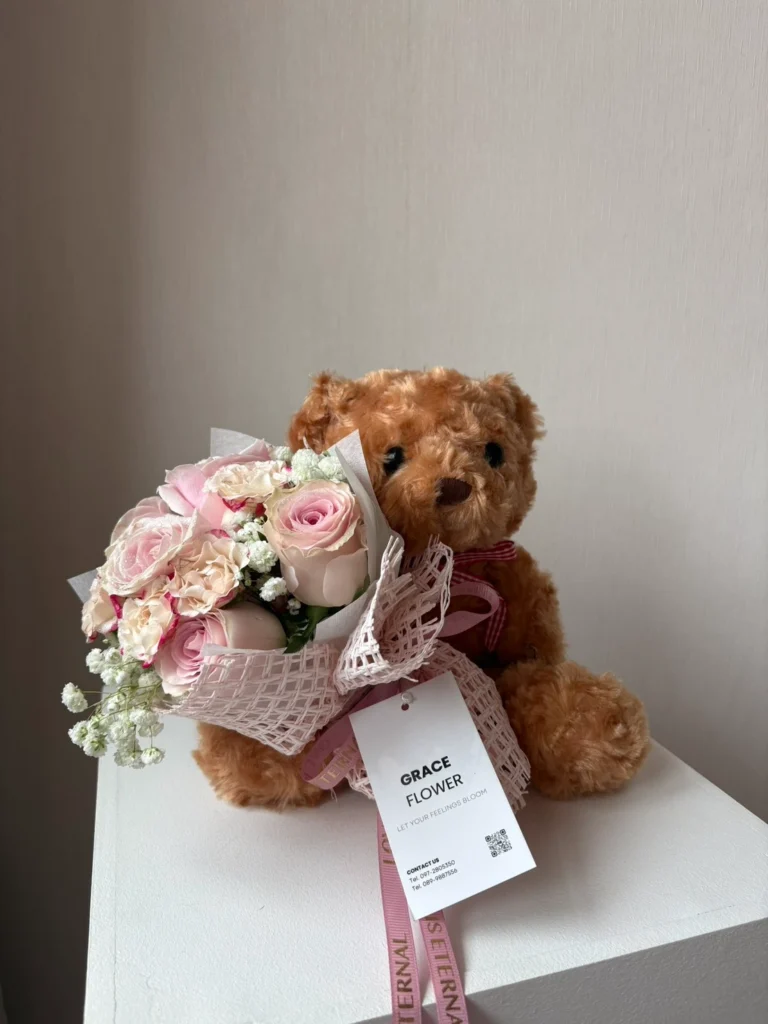 น้องหมีกอดดอกไม้สด Teddy’s Warm Hug