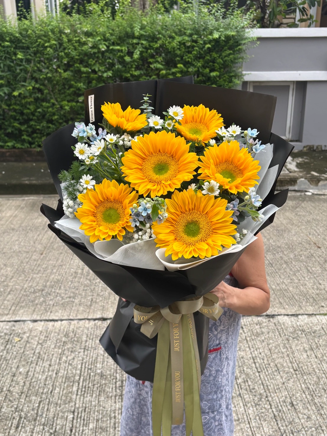 ช่อดอกทานตะวันสด Yellow Buttercup