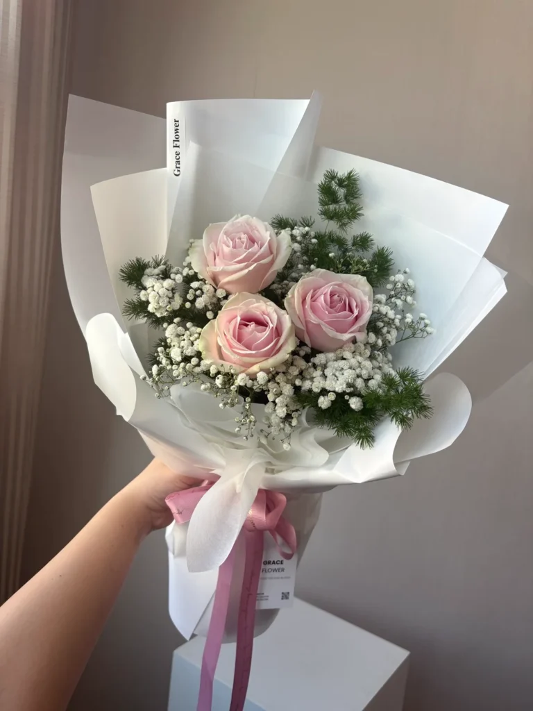 ช่อดอกไม้สด Blush Serenade